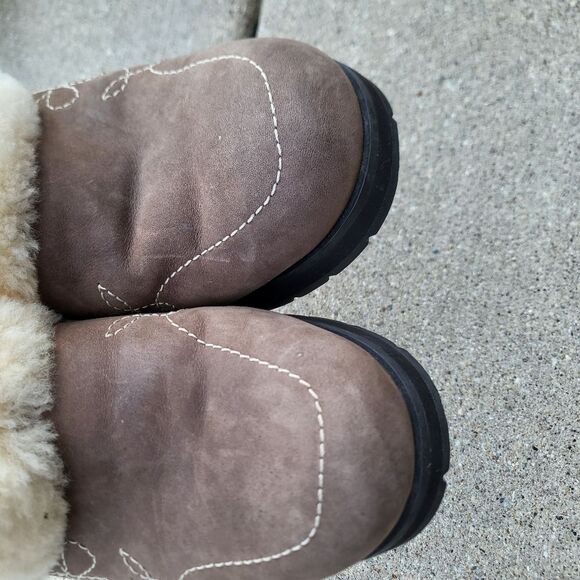 UGG Nubuck Leather Sheepskin Blossom Clogs Mules Size 9 Dark Brown 5464 - Picture 6 of 10